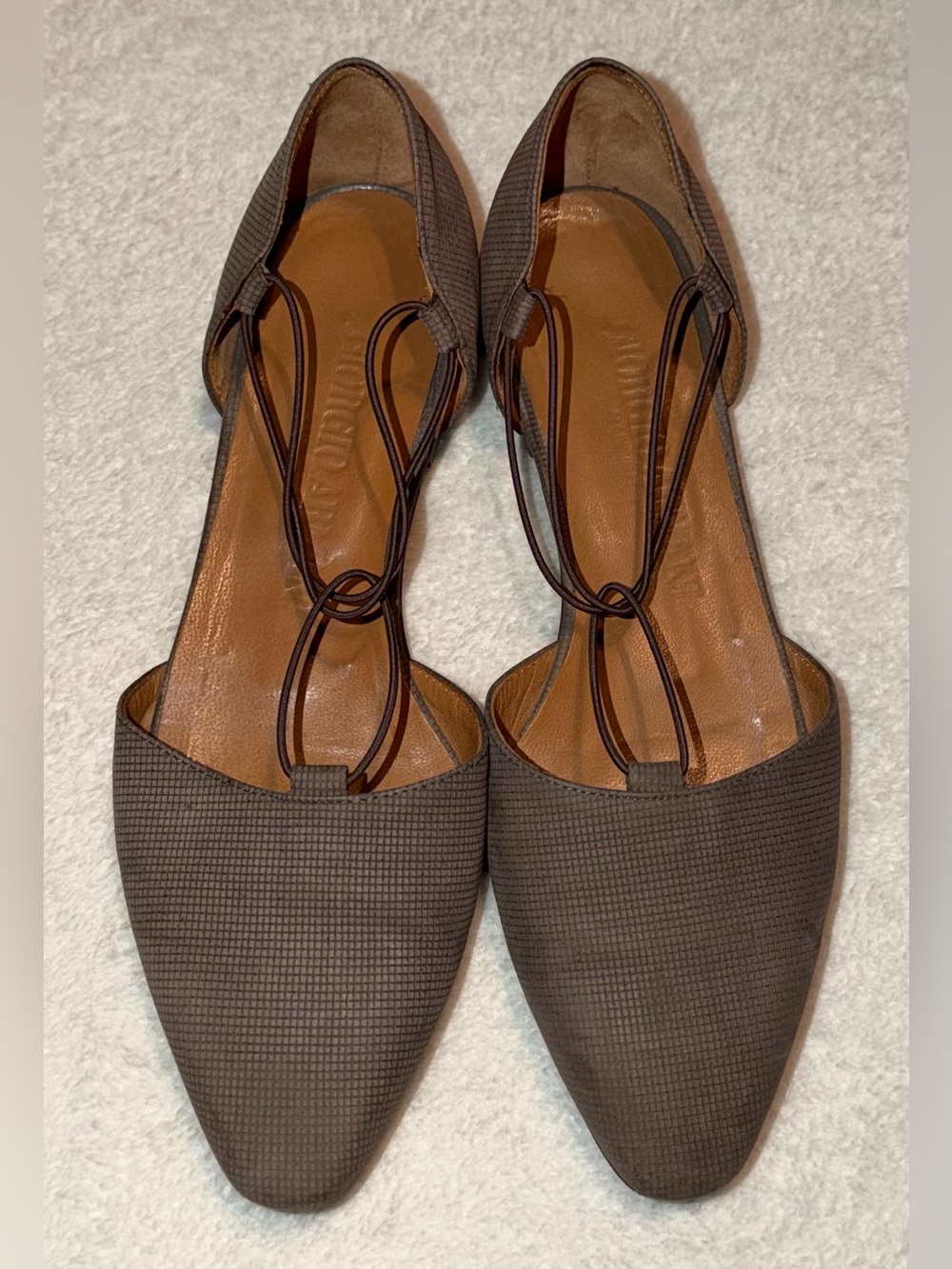 Giorgio Armani Gray Suede T-Strap Pointed-Toe Flats Size-37/US-7 Made In Italy
